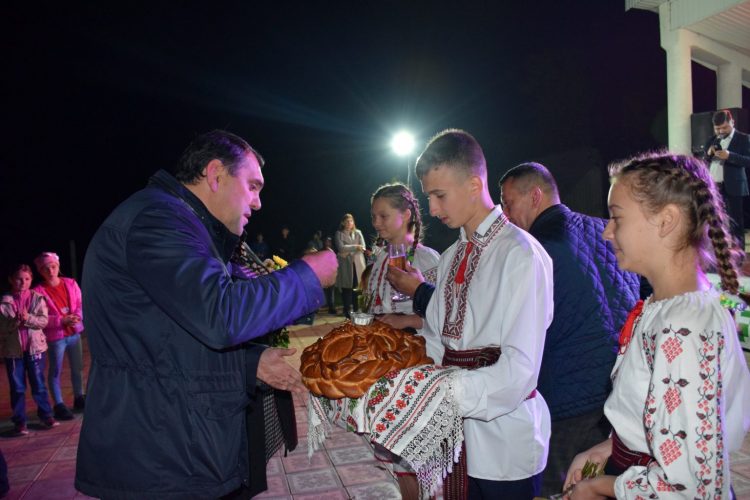 Команда Илана Шора зажгла свет на улицах еще двух сел Оргеевского района