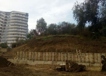 Ocupare ilegală a terenului sau încălcare autorizată? Cum a devenit posibilă distrugerea unui tumul cu înmormântări antice la Chișinău | VIDEO