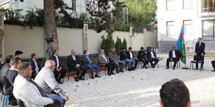 Conflictul armat dintre Azerbaidjan și Armenia: Comunitatea azerilor din Moldova a decis să sprijine financiar armata