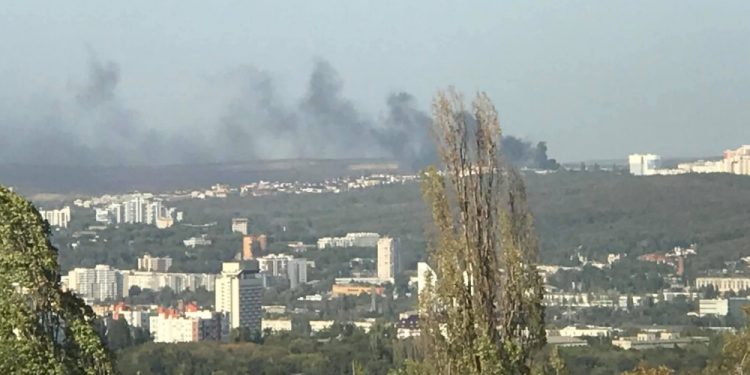 Incendiu puternic în zona Arenei Chișinău | VIDEO