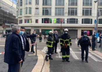 Franţa: Trei morţi, printre care o femeie decapitată, în atacul cu cuţitul de la o biserică din Nisa