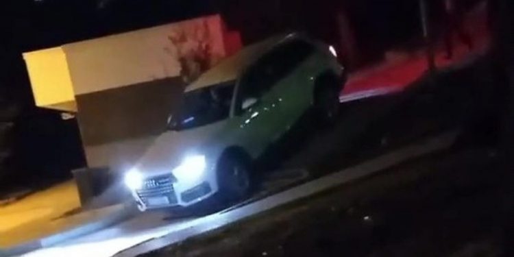 Un șofer a testat cu mașina scările proaspăt renovate din parcul Valea Morilor: a decis să ajungă din sectorul Centru în sectorul Buiucani a capitalei