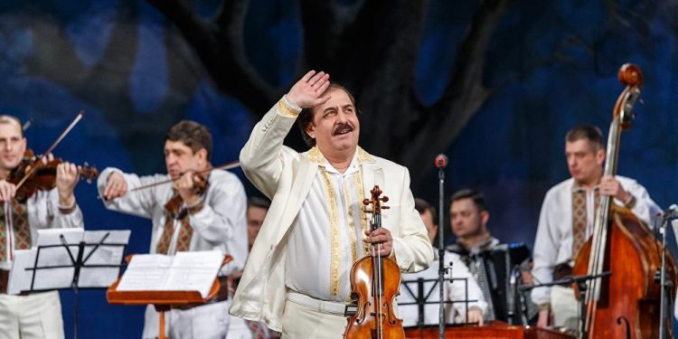 Ultimele informații despre starea de sănătate a lui Nicolae Botgros. Mai mulți membri ai orchestrei, testați pozitiv | VIDEO