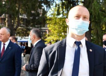 Doi deputați PAS cer CC să verifice constituționalitatea faptului că Igor Dodon nu a degrevat din funcție în campanie | VIDEO
