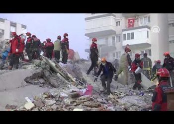 Число жертв землетрясения в Турции возросло до 25, более чем 800 пострадали | VIDEO