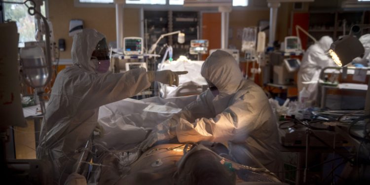 Record de decese în România din cauza COVID-19