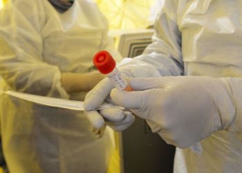 Pandemia în lume: Restricțiile în UE se înăspresc, China raportează cazuri asimptomatice, un vaccin dezvoltat în Israel va intra în teste clinice | VIDEO