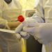 Pandemia în lume: Restricțiile în UE se înăspresc, China raportează cazuri asimptomatice, un vaccin dezvoltat în Israel va intra în teste clinice | VIDEO