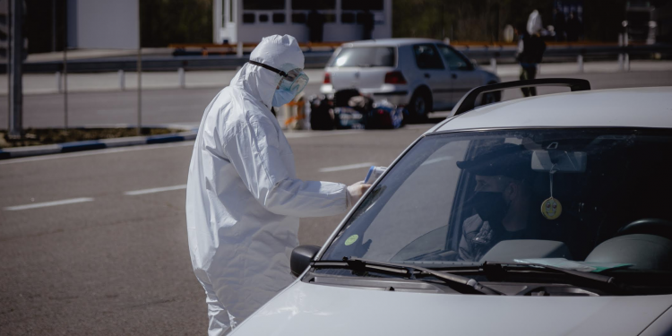 În numai o zi, polițiștii de frontieră au depistat 166 de încălcări. Topul e condus de ignorarea măsurilor anti-COVID-19