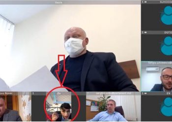 „Alla Alexeevna, poftă bună!”. O deputată PSRM a mâncat zeamă, a navigat pe internet și a vorbit la telefon în timpul ședinței Comisiei juridice | VIDEO