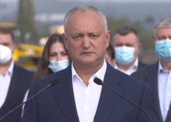Igor Dodon s-a lansat în campania electorală în calitate de candidat independent, dar însoțit de numeroși membri socialiști | VIDEO