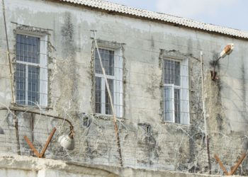 Doi deținuți au decedat în penitenciarele din R. Moldova. Stamate: Un tânăr de 26 de ani s-a adresat cu simptome COVID la administrație