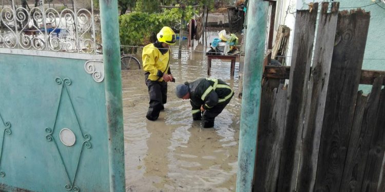 Locuitorii din Comrat, loviți dur de precipitații și de nepăsarea autorităților: Ne-au spus că ne vor ajuta, dar nu ne ajută cu nimic | VIDEO