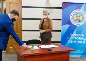 Trei pretendenți la prezidențiale au semnat Codul de conduită. Violeta Ivanov: „Îndemn concurenții să-l respecte, nu doar să-l semneze” | VIDEO