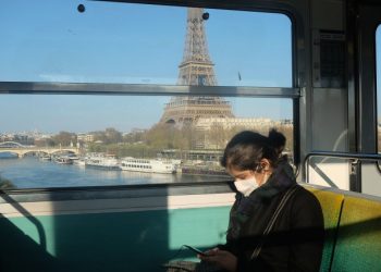 Parisul ar putea intra în alertă maximă din cauza epidemiei. Locuitorii, informați să se pregătească pentru cele mai drastice măsuri