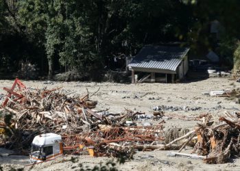 Inundațiile au făcut ravagii în Franța. Cadavrele din mai multe cimitire au ajuns până pe malul italian al Mediteranei