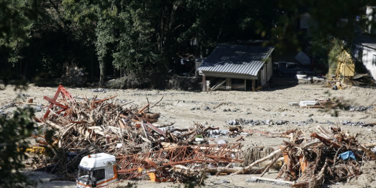 Inundațiile au făcut ravagii în Franța. Cadavrele din mai multe cimitire au ajuns până pe malul italian al Mediteranei