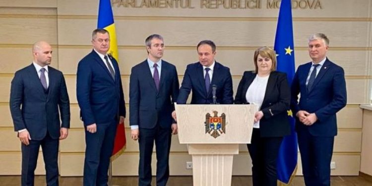 O nouă plecare din „Pro Moldova”. Al cincilea deputat părăsește formațiunea