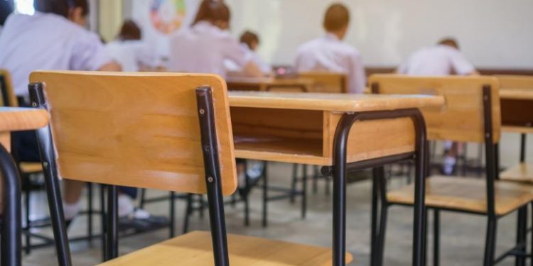 Peste 300 de clase sunt în carantină. Ministerul Educației a anunțat câți elevi și câte cadre didactice sunt infectate cu COVID-19