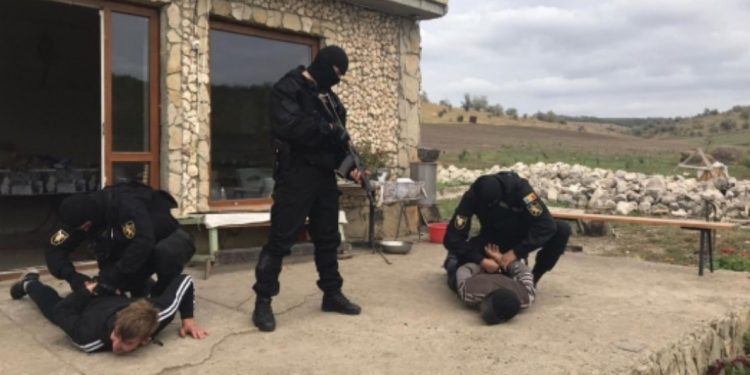 147 de percheziții în raioanele țării. 19 persoane reținute și 89 – cercetate în stare de libertate