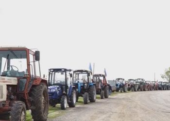 Mâhniți de indiferența autorităților, fermierii avertizează că vor bloca drumurile naționale și vor aduce tractoarele în Capitală. Protestele continuă | VIDEO
