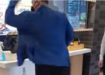 „Tu aici nu vei mai lucra.” Un avocat a făcut scandal, după ce a fost rugat să poarte corect masca. Reacția ministrului Justiției | VIDEO