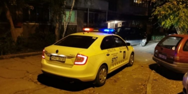 Urmărire cu reţinere și gaze lacrimogene în Chişinău. Oamenii legii au folosit gaze lacrimogene și cătușe pentru a calma spiritele