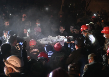 Баку сообщил о 12 погибших и 40 раненых при обстреле Гянджи | FOTO