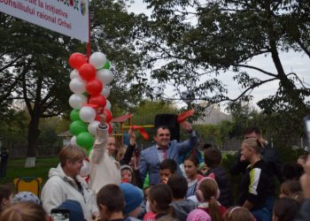 Echipa lui Ilan Șor a inaugurat la Chiperceni și Susleni, raionul Orhei, două terenuri de joacă pentru copii