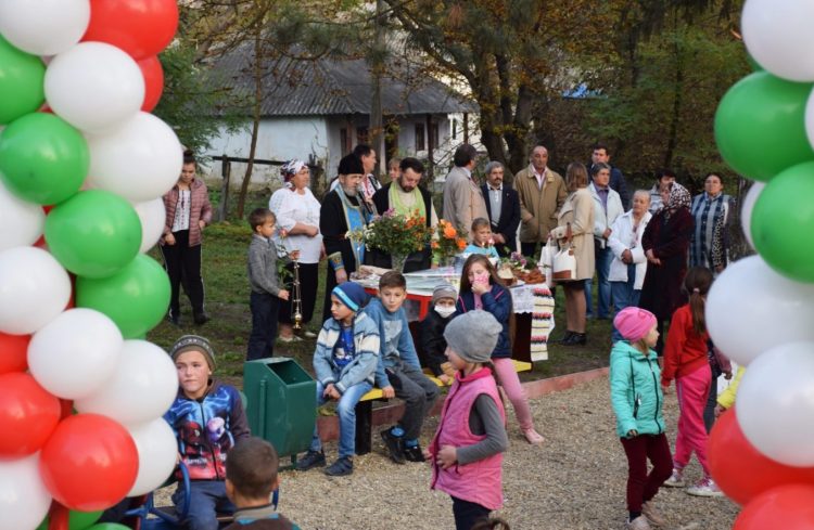 Echipa lui Ilan Șor a inaugurat la Chiperceni și Susleni, raionul Orhei, două terenuri de joacă pentru copii