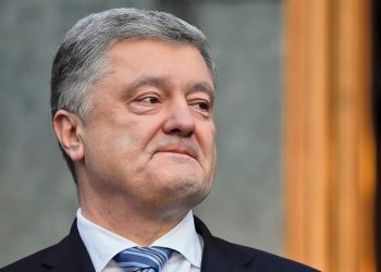 Экс-президента Украины Петра Порошенко госпитализировали с коронавирусом