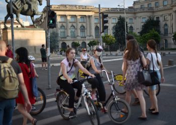 Numărul noilor infectări cu coronavirus crește dramatic în Europa. În tot mai multe țări se discută despre carantina totală