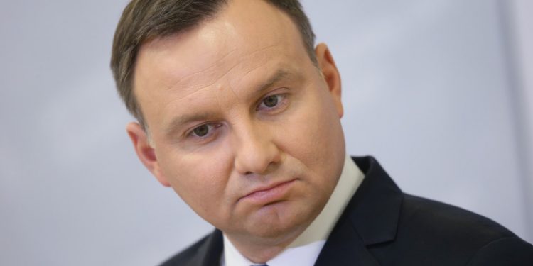 Președintele Poloniei, Andrzej Duda, este infectat cu coronavirus