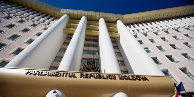 Platforma “Pentru Moldova”, jucător cheie în Parlament după aderarea unui nou deputat