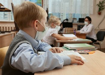 В ВОЗ считают, что закрывать школы из-за COVID-19 можно только в исключительных случаях