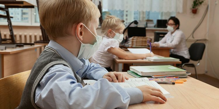 В ВОЗ считают, что закрывать школы из-за COVID-19 можно только в исключительных случаях