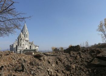 Конец войны в Карабахе. Пашинян договорился о мире с Алиевым и Путиным, в регион введут российских миротворцев