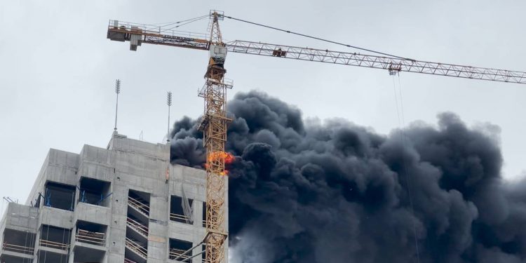 Крупный пожар на западе Москвы