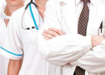 Парламент единогласно принял законопроект партии «ШОР» о защите врачей