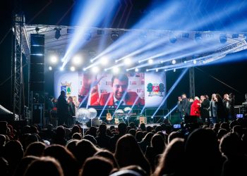 Hramul orașului Orhei: Oamenii au lansat lampioane ca semn de recunoștință față de fostul primar al orașului. Ilan Șor promite că Orheiul va deveni al doilea oraș ca mărime din Moldova | VIDEO