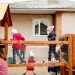 Un teren de joacă pentru copii a fost amenajat la inițiativa deputatului Platformei «Pentru Moldova», Corneliu Padnevici, într-un sat din raionul Soroca
