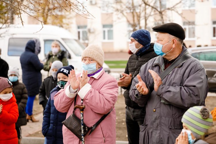 Un nou teren de joacă pentru copii, amenajat în orașul Căușeni la inițiativa deputatului Platformei “Pentru Moldova”, Grigore Repeșciuc