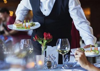 Reprezentanții HoReCa sunt îngrijorați de posibile măsuri restrictive și speră la un dialog cu autoritățile | VIDEO