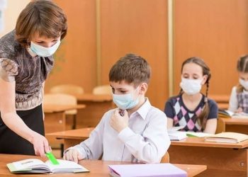 Сколько учеников и преподавателей инфицированы COVID