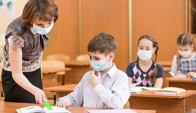 Сколько учеников и преподавателей инфицированы COVID