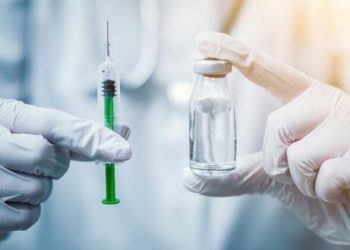 Испытания вакцины Coronavac остановили после смерти добровольца