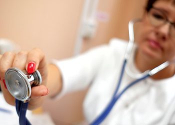 Veteranii vor beneficia de asigurare medicală gratuită. Proiectul a fost votat în lectură finală