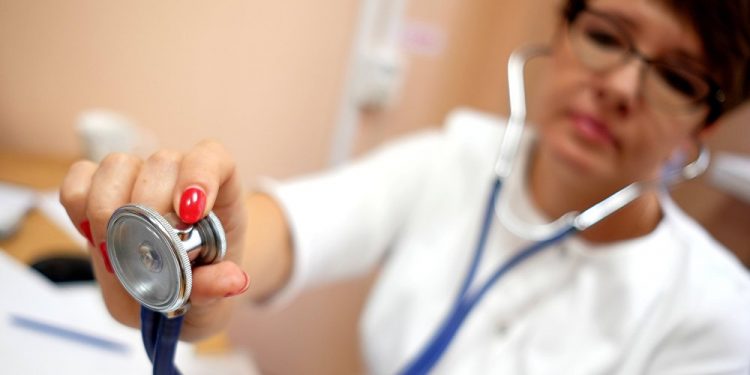 Veteranii vor beneficia de asigurare medicală gratuită. Proiectul a fost votat în lectură finală