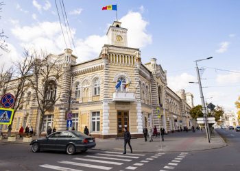 Инициативная группа молодёжи высказала замечания по проекту ремонта одной из столичных улиц. Что ответили в мунсовете | VIDEO