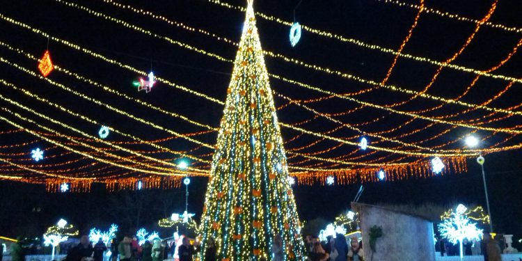 Fără iarmaroace, dar cu Pom de Crăciun în centrul capitalei
